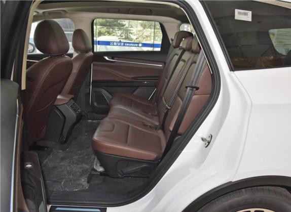 君马S70 2018款 1.5T 自动舒适型 7座 车厢座椅   后排空间