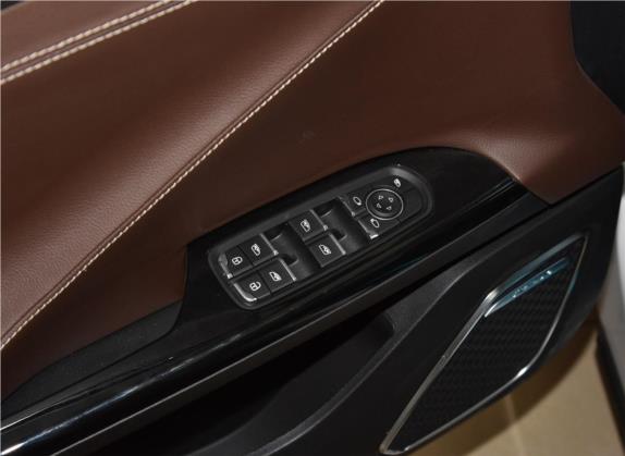 君马S70 2018款 1.5T 自动舒适型 7座 车厢座椅   门窗控制