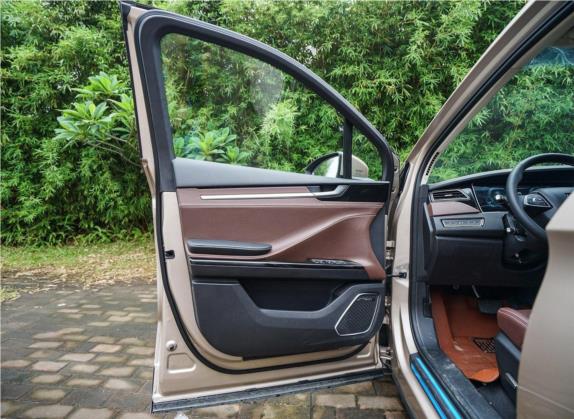 君马S70 2018款 1.5T 自动豪华型 7座 车厢座椅   前门板