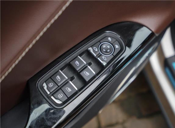 君马S70 2018款 1.5T 自动豪华型 7座 车厢座椅   门窗控制