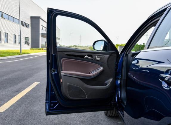 君马MEET 3(美图3) 2018款 1.5T CVT旗舰型 车厢座椅   前门板