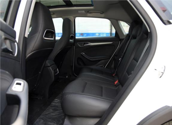 君马MEET 3(美图3) 2018款 1.5T 手动舒适型 车厢座椅   后排空间