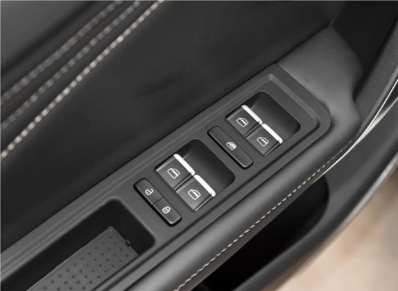捷途X70 2018款 1.5T 自动尊行版 车厢座椅   门窗控制