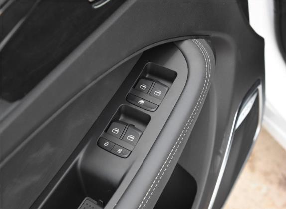 捷途X90 2019款 1.5T 手动悦享型 5座 国V 车厢座椅   门窗控制