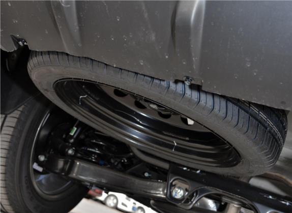 捷途X95 2020款 1.5T 手动自由版 6座 其他细节类   备胎
