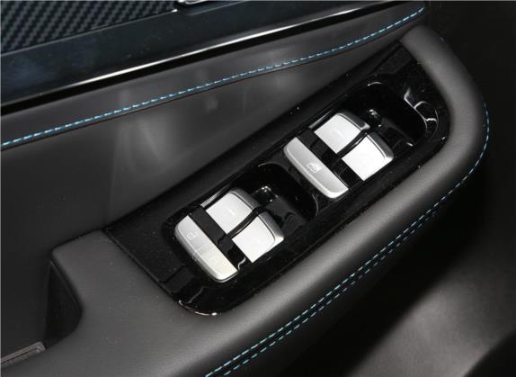 捷途X70 Coupe 2020款 1.6T DCT潮PLUS 5座 车厢座椅   门窗控制