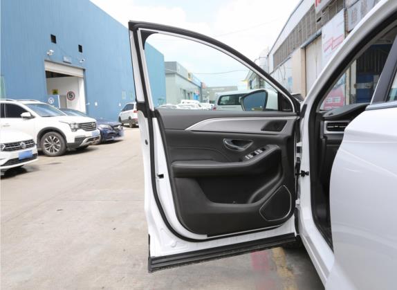 捷途X90 PLUS 2021款 1.5T 手动府邸 5座 车厢座椅   前门板