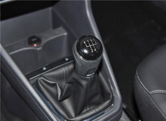 捷达VA3 2019款 1.5L 手动悦享版 中控类   挡把