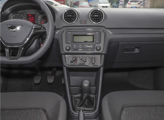 捷达VA3 2021款 1.5L 手动进取版 中控类   中控台