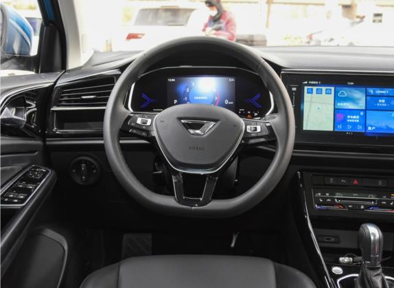 捷达VS7 2022款 1.4T 自动荣耀版Pro 中控类   驾驶位