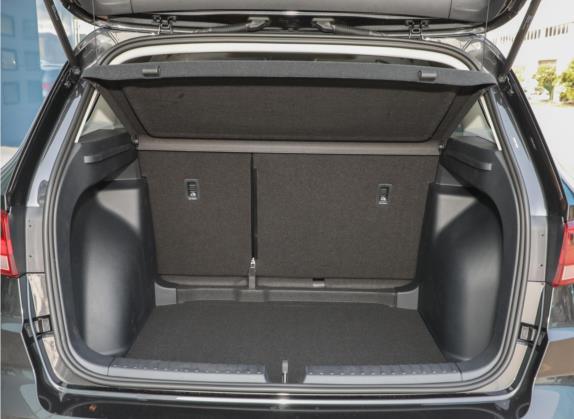 捷达VS7 2022款 黑锋版 1.4T 自动悦享版Pro 车厢座椅   后备厢