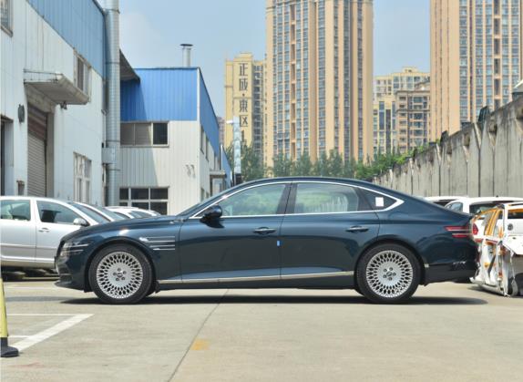 捷尼赛思G80 2023款 2.5T 四驱旗舰版 外观   正侧