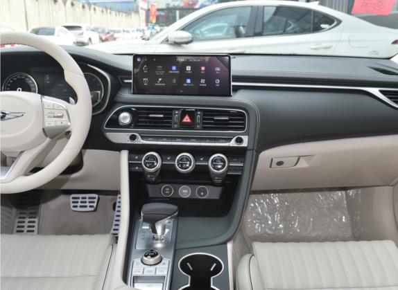 捷尼赛思G70 2021款 2.0T 四驱豪华型 中控类   中控台