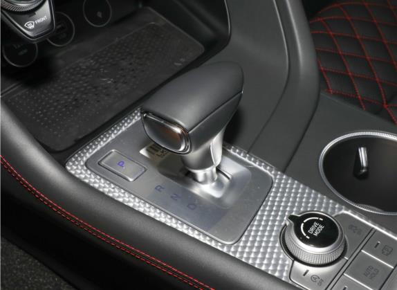 捷尼赛思G70 2023款 2.0T 后驱旗舰型 中控类   挡把