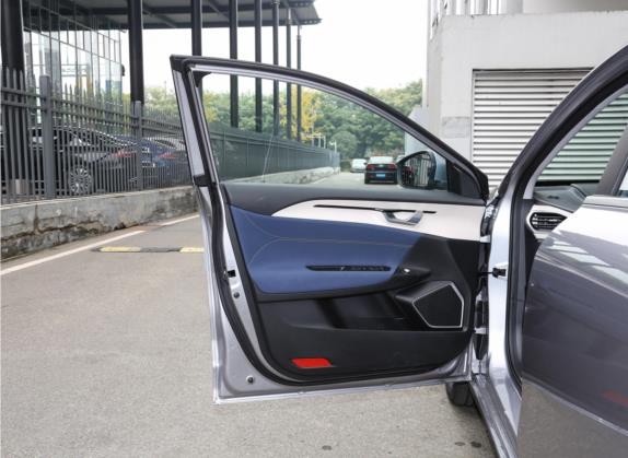 几何A 2021款 Pro 臻享高能续航版 600KM A600畅优版 车厢座椅   前门板