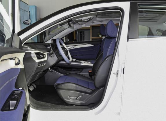 几何A 2022款 Pro 430KM 青苹果Halo 车厢座椅   前排空间