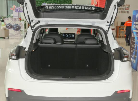 几何C 2022款 蓝莓C400 车厢座椅   后备厢
