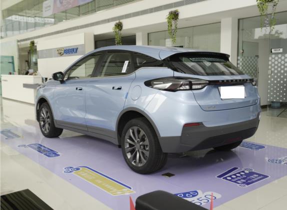 几何C 2022款 400KM 蓝莓Pro 外观   斜后