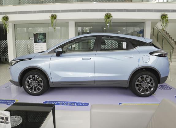 几何C 2022款 400KM 蓝莓Pro 外观   正侧
