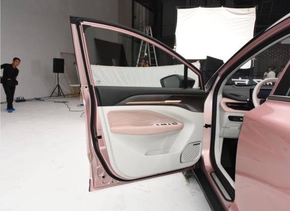 几何M6 2022款 580 新趣型 车厢座椅   前门板