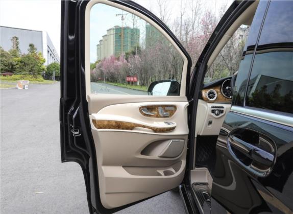 金冠V级 2020款 2.0T 金尊（半隔） 车厢座椅   前门板