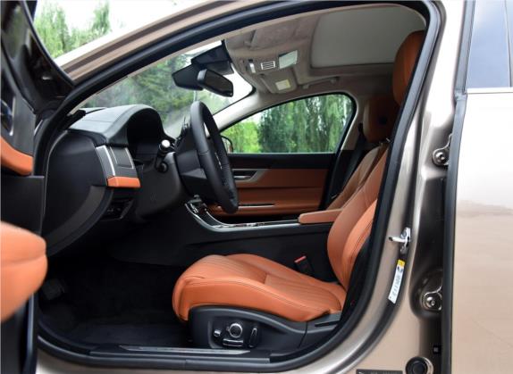 捷豹XFL 2017款 XFL 3.0 SC 340PS 奢华版 车厢座椅   前排空间