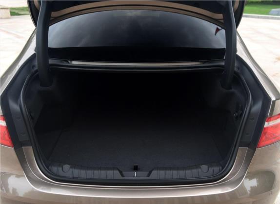 捷豹XFL 2017款 XFL 3.0 SC 340PS 奢华版 车厢座椅   后备厢