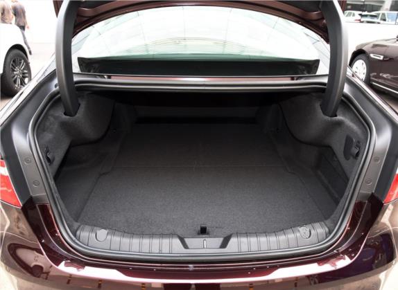 捷豹XFL 2017款 XFL 2.0T 200PS 精英版 车厢座椅   后备厢