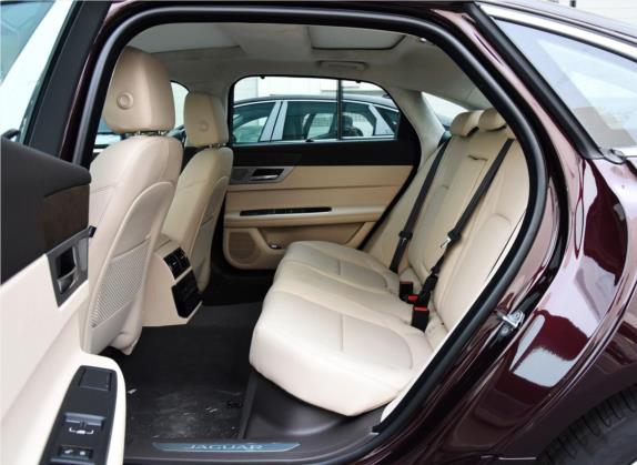 捷豹XFL 2017款 XFL 2.0T 200PS 豪华版 车厢座椅   后排空间