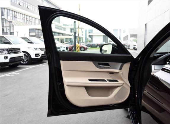 捷豹XFL 2017款 XFL 2.0T 200PS 豪华版 车厢座椅   前门板