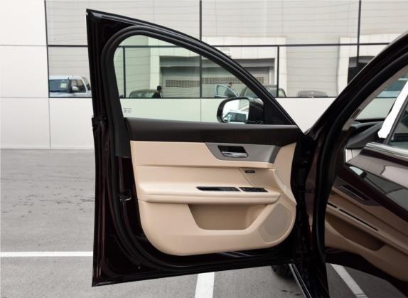 捷豹XFL 2017款 XFL 2.0T 240PS 豪华版 车厢座椅   前门板