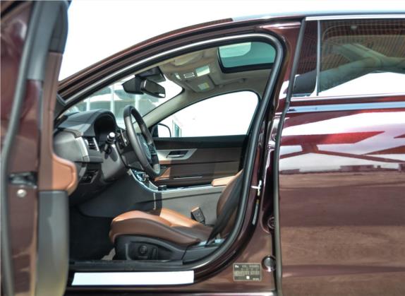 捷豹XFL 2018款 XFL 2.0T 250PS 尊享版 车厢座椅   前排空间