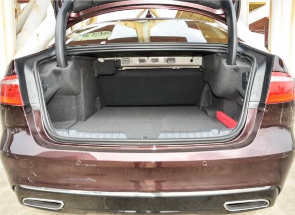 捷豹XFL 2018款 XFL 2.0T 250PS 尊享版 车厢座椅   后备厢