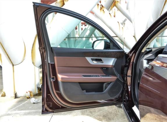 捷豹XFL 2018款 XFL 2.0T 250PS 尊享版 车厢座椅   前门板