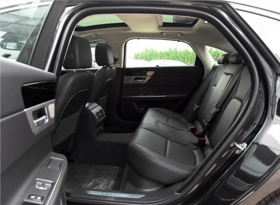 捷豹XFL 2018款 XFL 2.0T 200PS 风华版 车厢座椅   后排空间