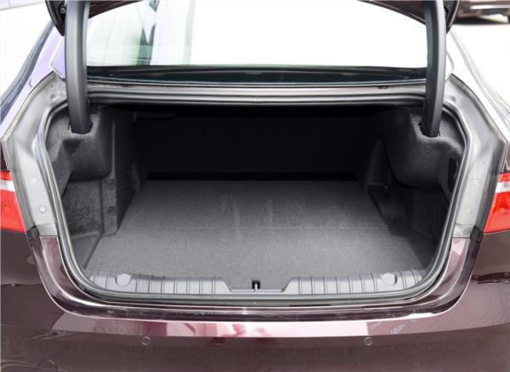 捷豹XFL 2018款 XFL 3.0 SC 340PS 奢华版 车厢座椅   后备厢
