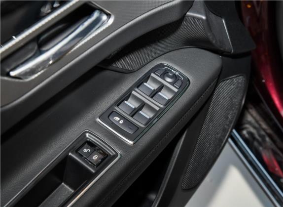 捷豹XFL 2019款 XFL 2.0T 200PS 两驱风华版 车厢座椅   门窗控制