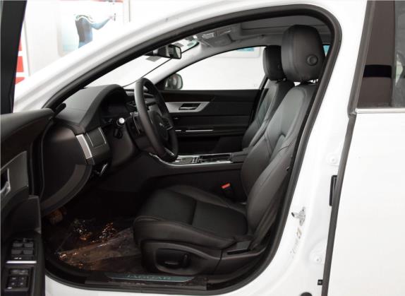 捷豹XFL 2019款 XFL 2.0T 250PS 两驱豪华版 车厢座椅   前排空间