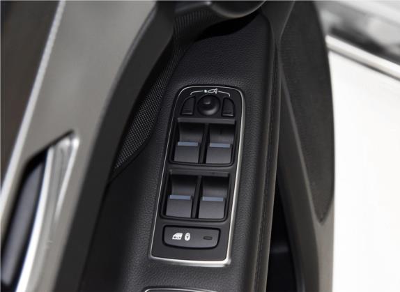捷豹XFL 2019款 XFL 2.0T 250PS 两驱豪华版 车厢座椅   门窗控制