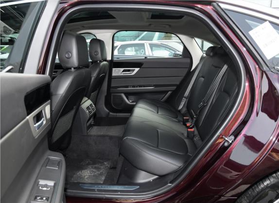 捷豹XFL 2020款 XFL 2.0T P200 两驱风华版 车厢座椅   后排空间