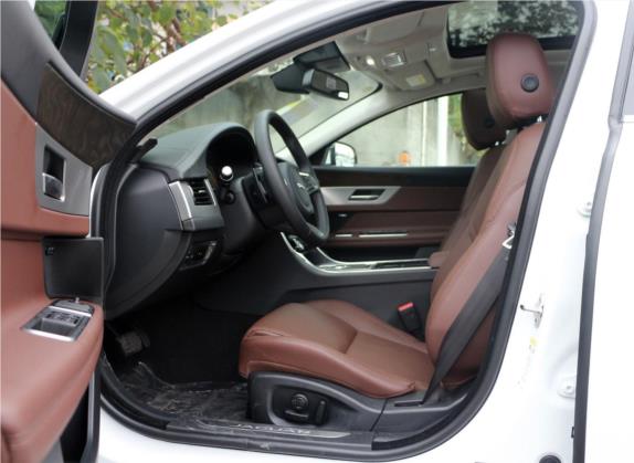 捷豹XFL 2020款 XFL 2.0T P250 四驱尊享版 车厢座椅   前排空间