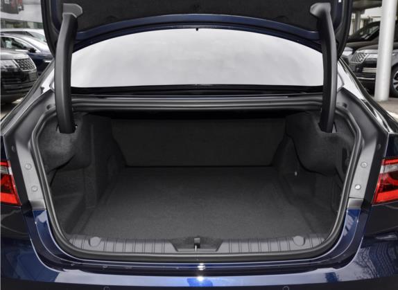 捷豹XFL 2021款 XFL 2.0T P250 两驱尊享豪华版 车厢座椅   后备厢