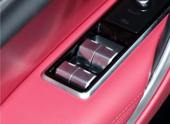 捷豹XFL 2022款 XFL 2.0T P250 两驱精英运动版 车厢座椅   门窗控制