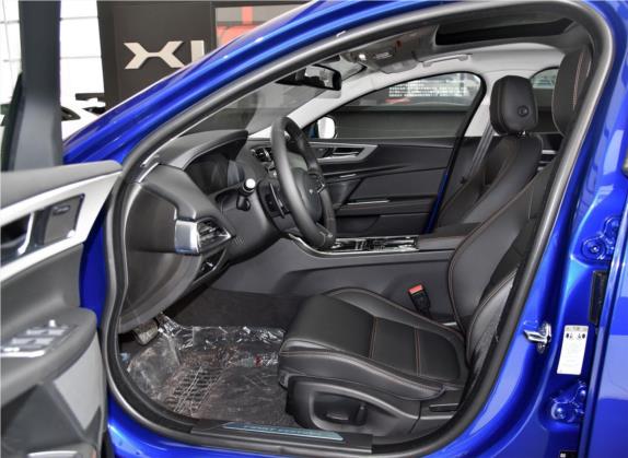 捷豹XEL 2018款 2.0T 200PS 尊享版 车厢座椅   前排空间