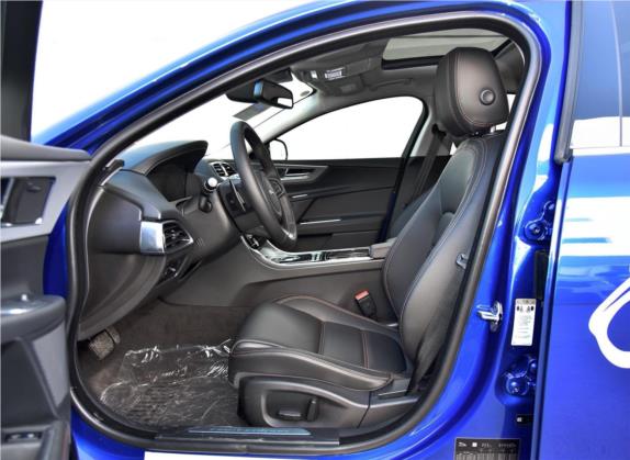 捷豹XEL 2018款 2.0T 200PS 首发限量版 车厢座椅   前排空间