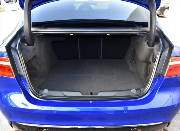 捷豹XEL 2018款 2.0T 200PS 首发限量版 车厢座椅   后备厢