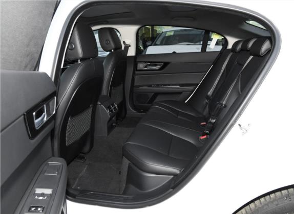 捷豹XEL 2019款 2.0T 200PS 精英版 车厢座椅   后排空间