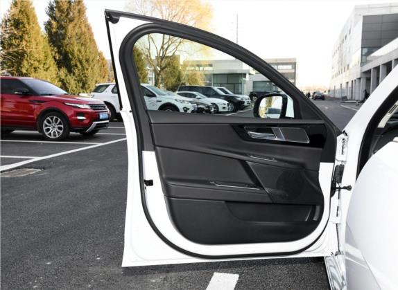 捷豹XEL 2019款 2.0T 200PS 精英版 车厢座椅   前门板