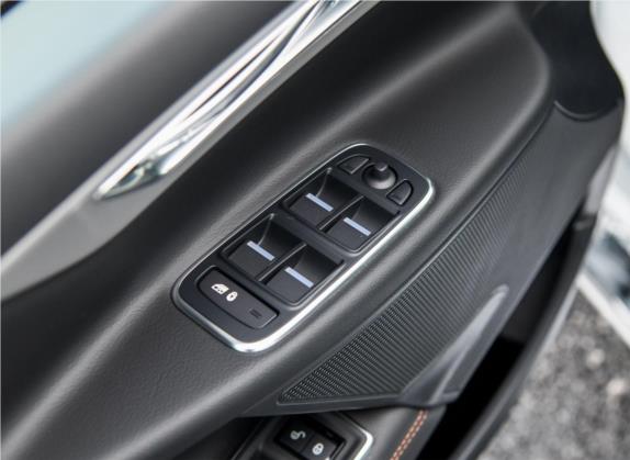 捷豹XEL 2019款 2.0T 200PS 尊享版 车厢座椅   门窗控制