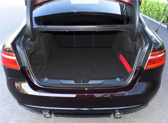 捷豹XEL 2019款 2.0T 250PS 奢华版 车厢座椅   后备厢
